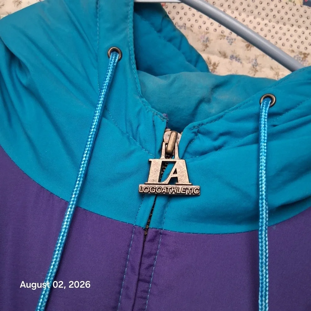 Vintage Logo Athletic Shark Tooth Charlotte Hornets Puffer Jacket Size XL